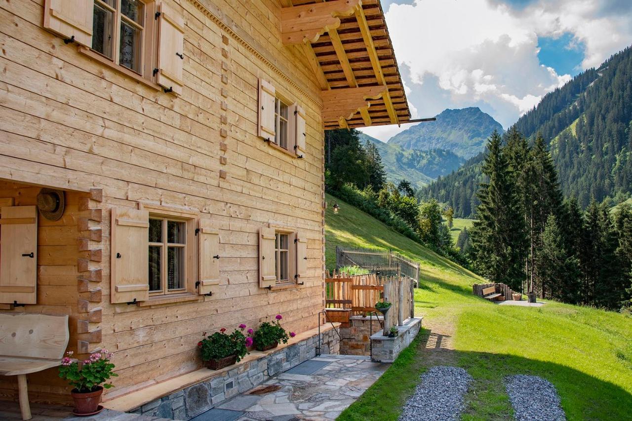 Chalet Berghaus Manuaf Villa Schruns Exterior photo